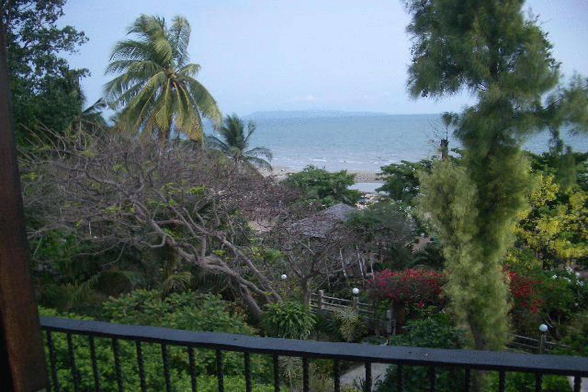 Momchailai Pattaya Retreat Экстерьер фото